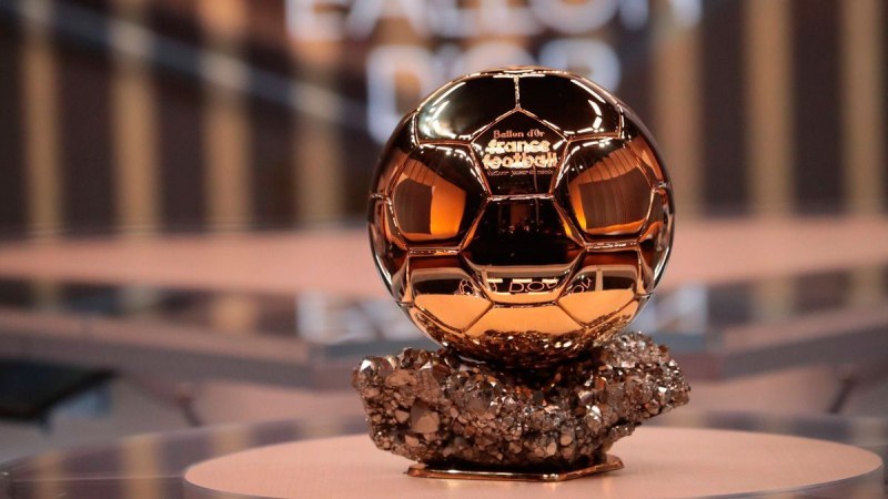 Най-голямата индивидуална награда във футбола Златната топка ще бъде дадена