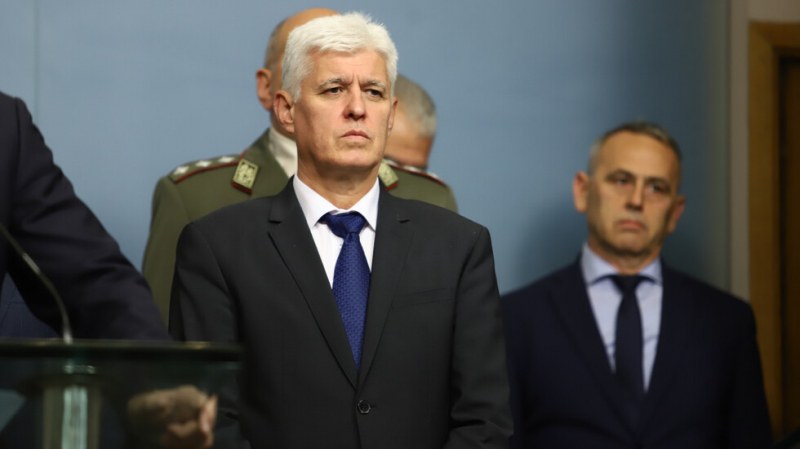 Военният министър: 15 страни подписахме намерение за щит на европейското небе