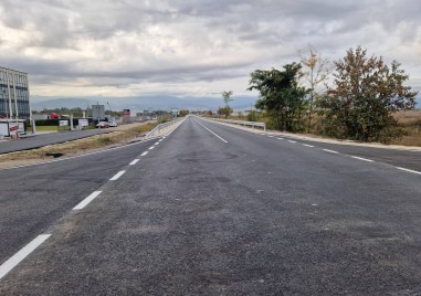 Движението по ремонтирания участък от Околовръстното шосе заключен между Пещерско