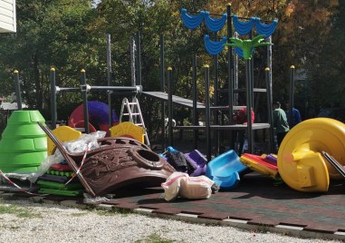 Стартира изграждането на детска площадка в пространството заключено между бул