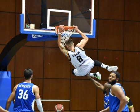 Академик загуби от Черноморец в Бургас