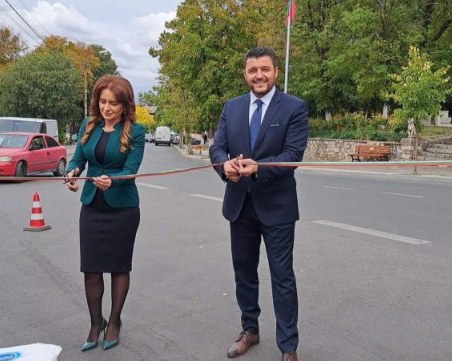 След половин век улица в Марково дочака нов асфалт