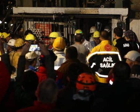 Увеличават се жертвите на трагедията с миньори в Турция