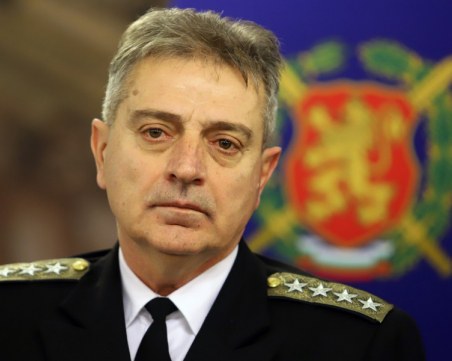 Адм. Емил Ефтимов: Войната е близо, но пряка заплаха за България не съществува