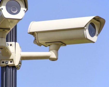 Кои са градовете в света, които следят най-много жителите си