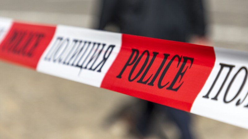 Арестуваха мъжа, барикадирал се в къща във вилна зона край Стражица