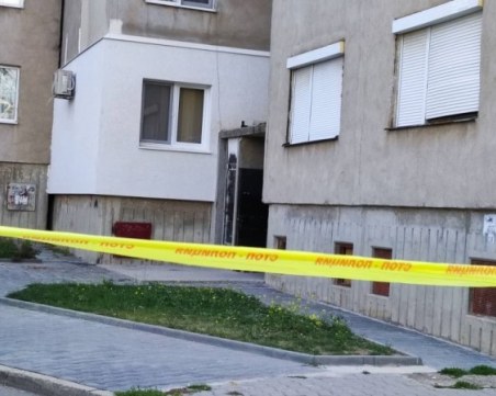 Поискаха задържане под стража на мъжа, който се барикадира в дома си в Казанлък