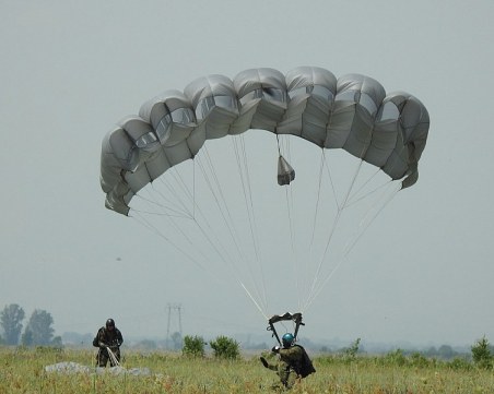 Поздравителен адрес за Деня на парашутиста