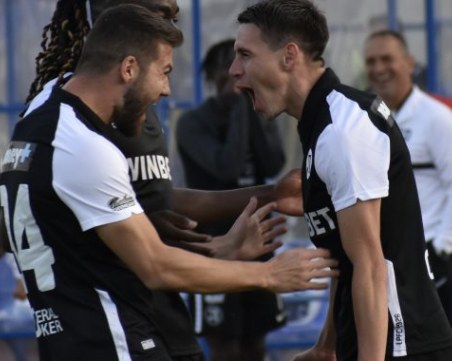 Съставите на Локомотив и Славия