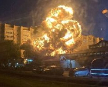 13 са вече жертвите след падането на самолет в руски град