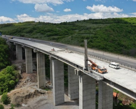 След две години закъснение: Откриха още 16 км от АМ 