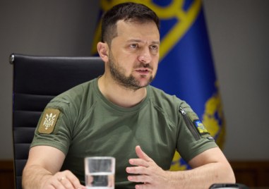 Украинският президент Володимир Зеленски обсъди с високопоставени служители в сряда