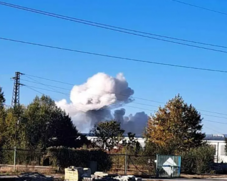 Мъж е тежко пострадал при взривовете в 