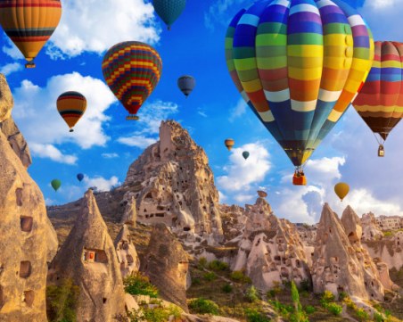 Задържаха пилота на въздушния балон, довел до смъртта на туристи в Кападокия
