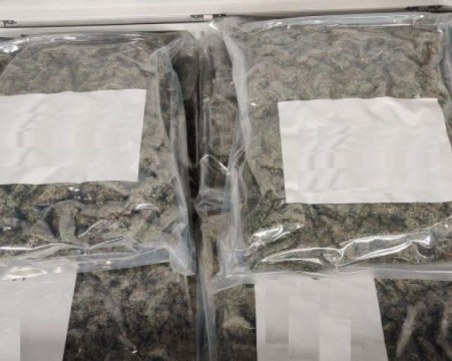 Задържани са 6 души, съхранявали канабис в църква