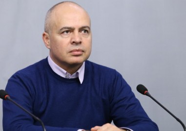 Не мисля че с оттеглянето на кандидатурата на Никола Минчев