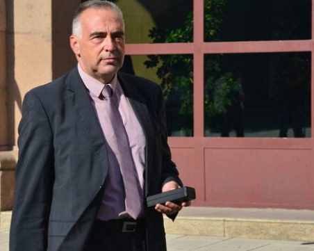 Антон Кутев: Парламентът показа най-грозното си лице, приличат на пияни пилоти