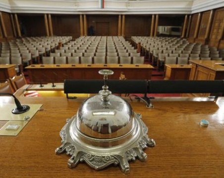 Най-малко 275 хил. лева е струвал първият работен ден на депутатите