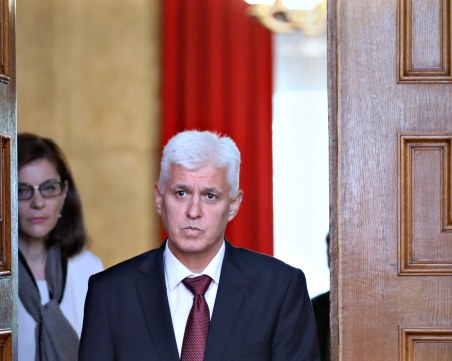 Стоянов зове депутатите да ратифицират договор със САЩ, възможни са загуби от 10 млн. долара