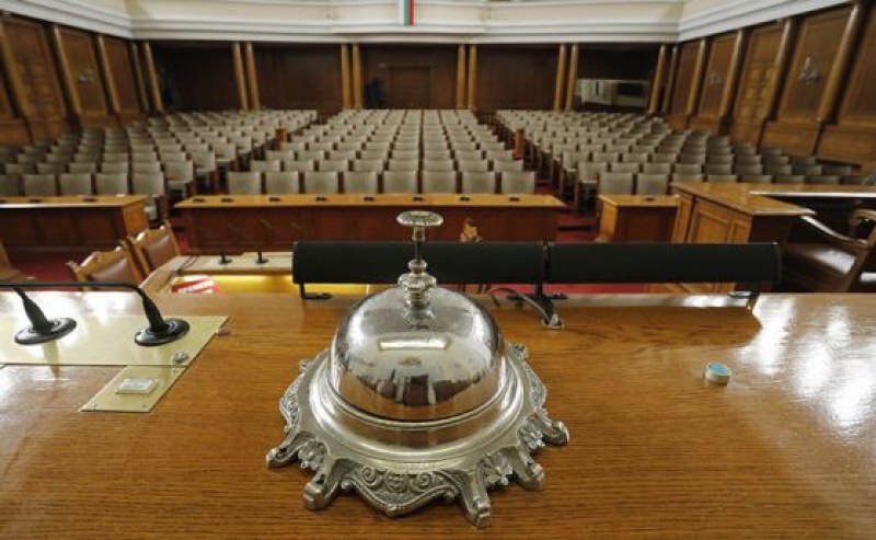 Най-малко 275 хил. лева е струвал първият работен ден на депутатите
