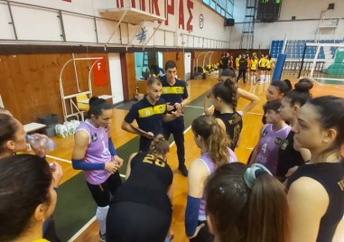 Женският волейболен шампион на България на Марица Пловдив завърши контролите