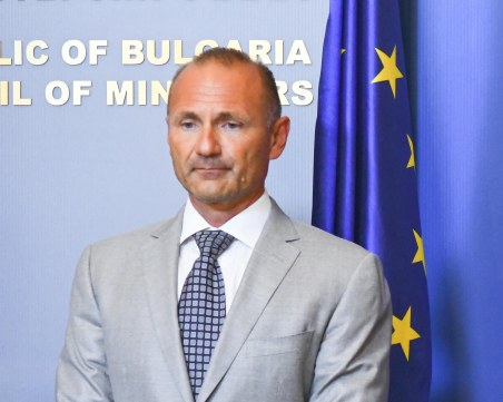 Енергийният министър: Токът за домакинствата да не се вдига, но до определено потребление