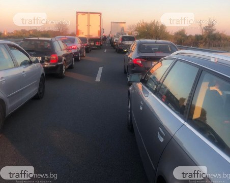 Катастрофи блокираха АМ „Тракия” край Пловдив, хвърчат линейки и пожарни