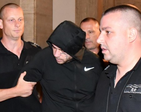 Никой от разпитаните служители на МВР не е признал за връзка със Семерджиев