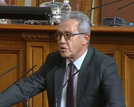 Йордан Цонев: Окопите между партиите са толкова големи,  че не можем да мръднем от тях
