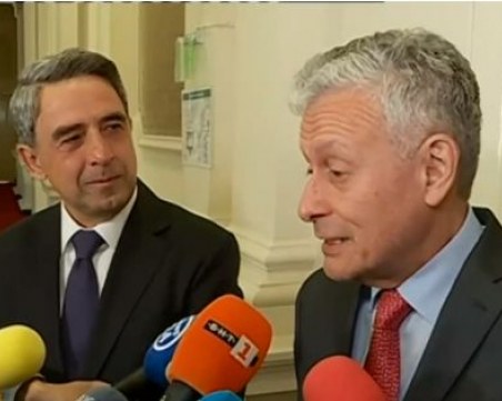 Контактната група Паси-Плевнелиев: Задачата ни е нещо между 