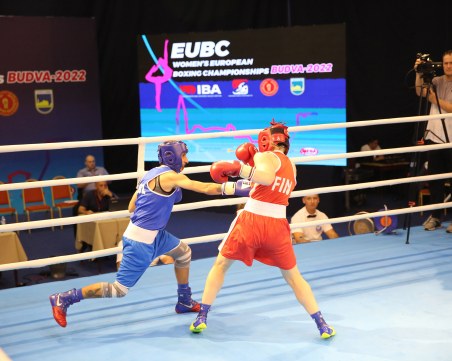 Севда Асенова стана европейска шампионка по бокс