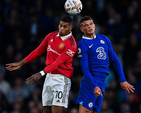 Ужасна грешка на Кепа коства победа на Челси в дербито срещу Манчестър Юнайтед