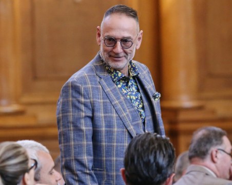 Любен Дилов-син: Очаквах изборът на председател на НС да отнеме седмица