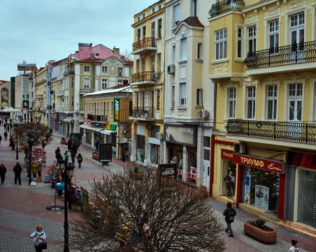 Слънчев старт на седмицата! Градусите в Пловдив скачат до 26