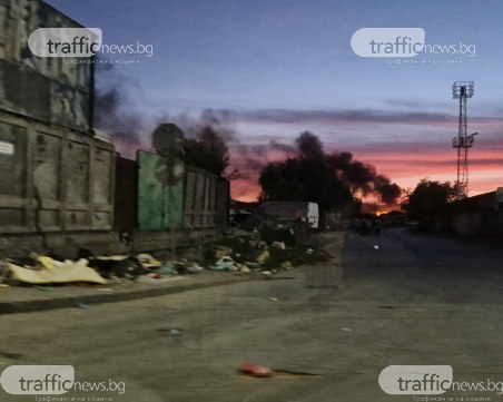 Трябва ли да има пожарникари на пост в Шекера? Сметището пред КАТ отново гори