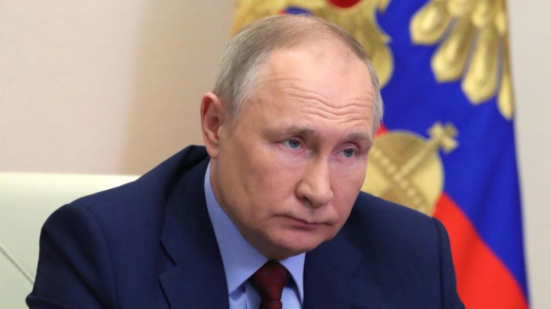 Путин поздрави Си Дзинпин за преизбирането му за генерален секретар на ККП