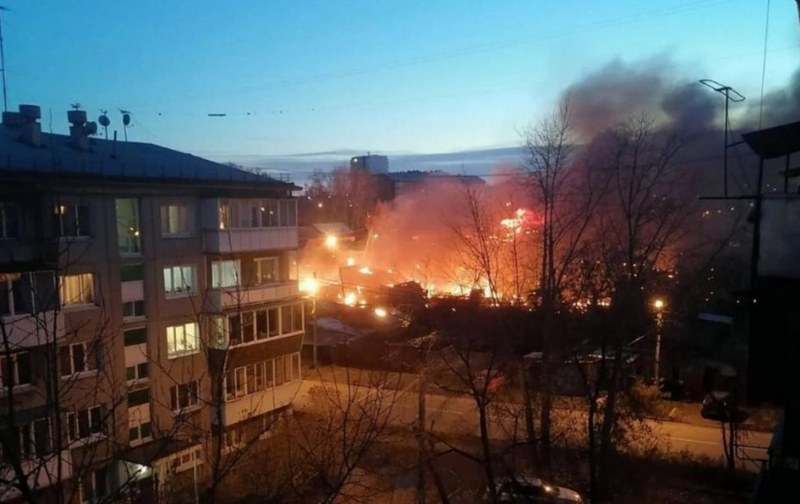 Разбилият се в жилищен район руски изтребител Су-30 е бил