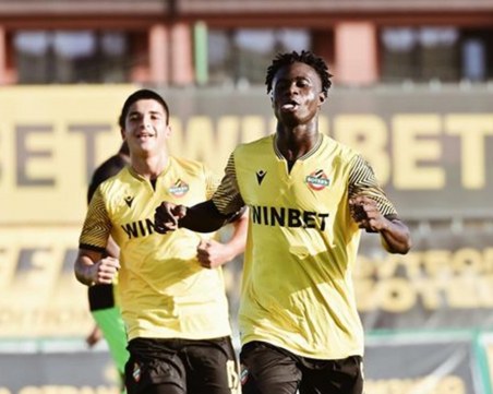 Дебютант донесе победа на Ботев 2, отборът отлепи от дъното