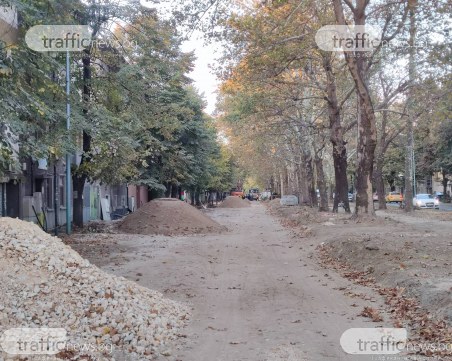 „Изпреварващият” ремонт на бул. „Хаджи Димитър” все още е зациклил