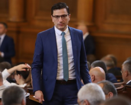 Сабрутев: Едва ли избирателите на БСП са щастливи от подкрепата им към ГЕРБ