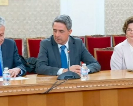 Цонев към Плевнелиев: За нас е чест и отговорност тази покана за диалог