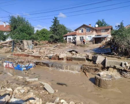 Благотворителен концерт събира средства за пострадалите от наводненията в Карловските села