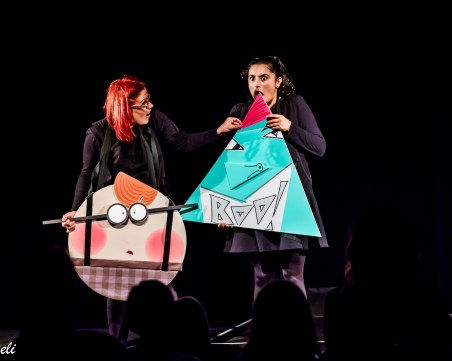 „Отвъд стената