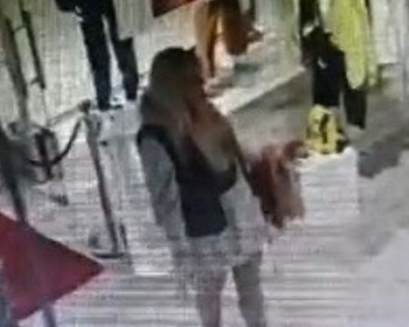 Трансджендър си тръгна с дрехи от бутик в пловдивски мол без да плати