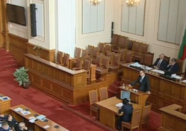 Спор в парламента заради решение което да задължи Министерския съвет