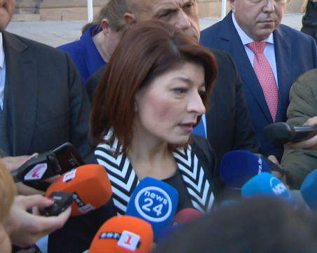 Атанасова след консултациите: Имаме експерти, които можем да предложим за кабинет