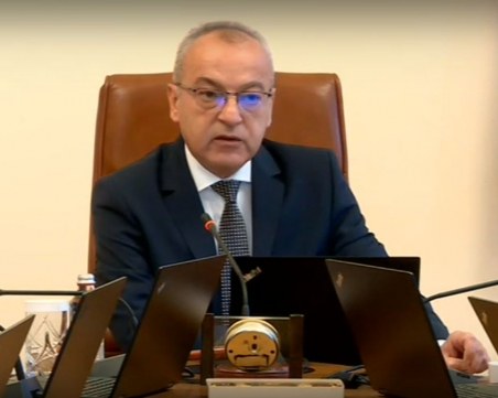 Донев: „Ин хаус” поръчките се превърнаха в емблема за източване на държавни средства