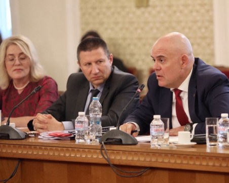 Гешев на среща с ГЕРБ: Между институциите трябва да има взаимодействие