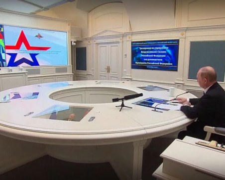 Путин наблюдава учения на ядрените сили в Русия