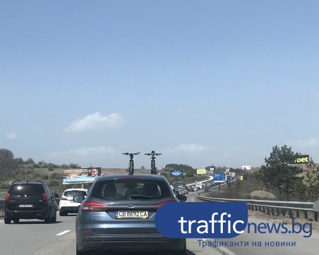 Ремонт блокира движението на АМ „Тракия” край Пловдив